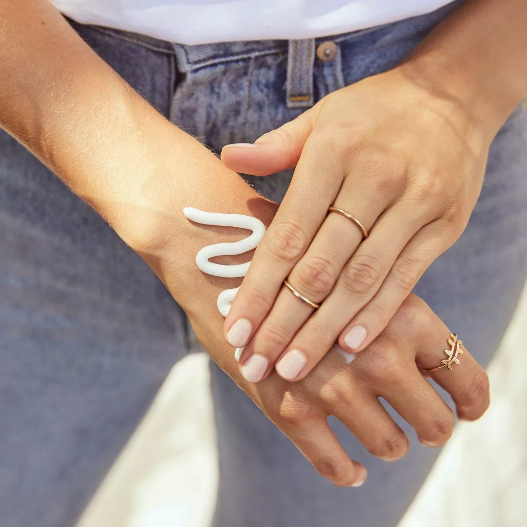 קרם ידיים טיפולי ™GreenAid - עם רכיב פרה-ביוטי ושמן אבוקדו | לבידו - Lavido - פריקפוא