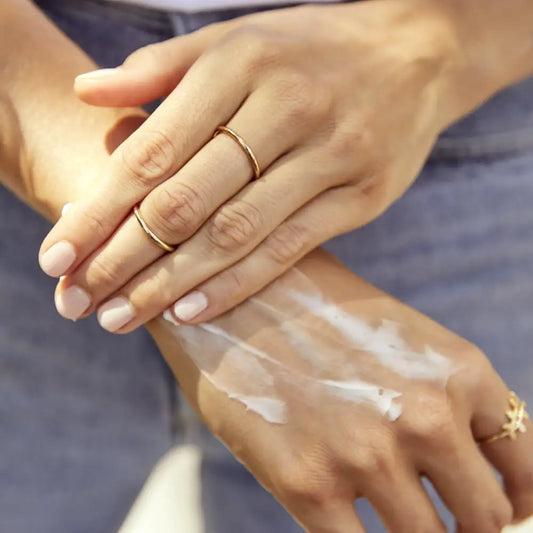 קרם ידיים ארומתרפי - ברוש, גרניום חמאת שיאה ולבונה | לבידו - Lavido - פריקפוא