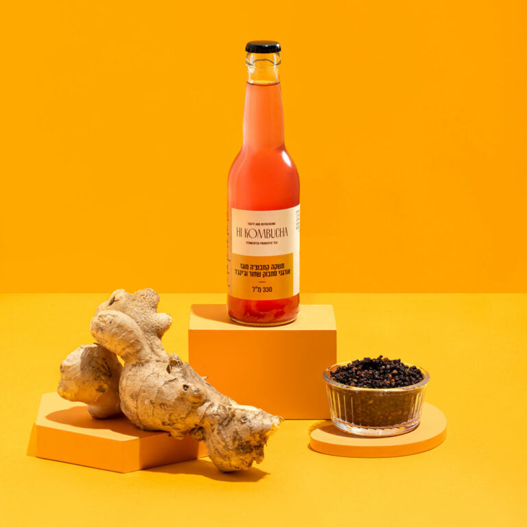 משקה קמבוצ'ה מוגז אורגני סמבוק שחור וג'ינג'ר | היי קמבוצ'ה - Hi Kombucha - פריקפוא